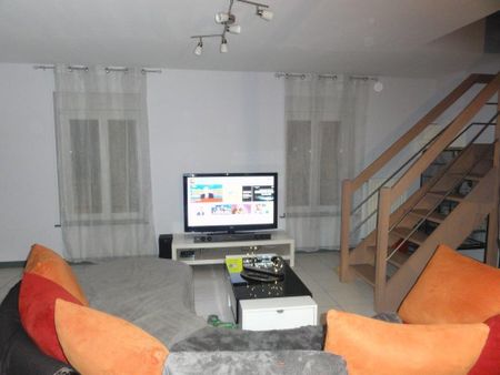 Location Appartement 3 pièces 61m² LE CREUSOT 71200 - Photo 3