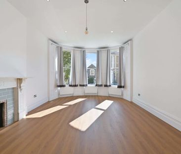 Premium Three-Bedroom Apartment | Fully Refurbished | Permit Parking | Clifton & Whiteladies Road - Photo 3
