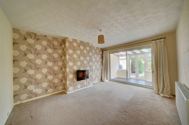 3 bedroom semi-detached bungalow to rent - Photo 1