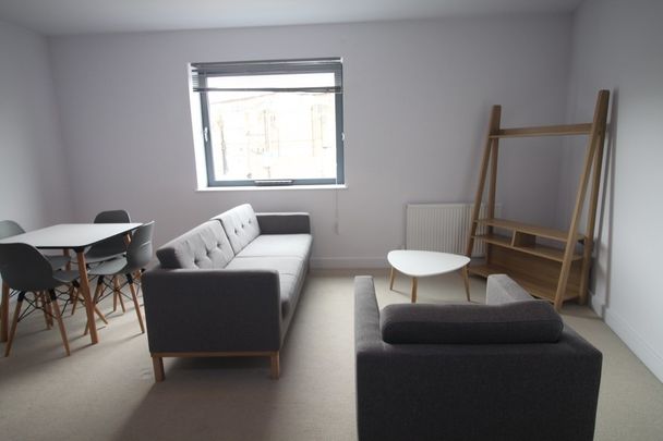 Honduras Wharf, 14 Summer Lane - Photo 1