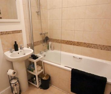 Cambridge Gardens Hastings, East Sussex TN34 1EH - Photo 4