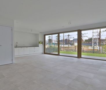Nieuwbouwappartement met 1 slpk en autostaanplaats nabij centrum Be... - Photo 2