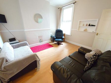 3 bedroom terraced house to rent - Photo 4