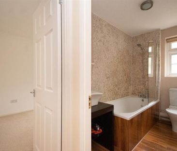 3 bedroom terraced house to rent - Photo 3