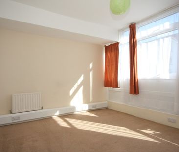 Hill View Court, Woking - Photo 6