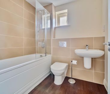 3 bedroom semi-detached house to rent - Photo 2