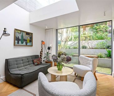 Elegant Victorian house in the heart of Barnsbury. - Photo 3