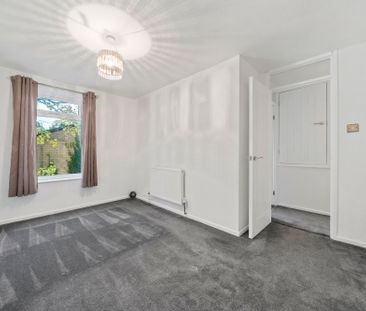 Heather Close, Warrington - Photo 5