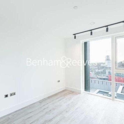 Portal Way, Acton, W3 - Photo 1