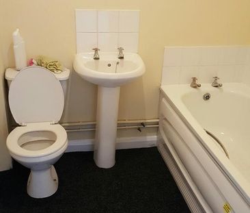2 bedroom flat to rent - Photo 6