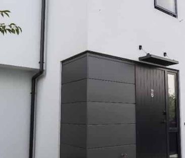 Modern two bedroom home! - Photo 2