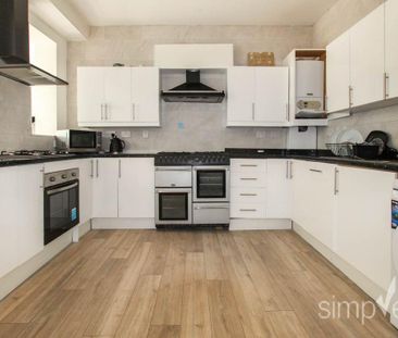 1 bedroom in a house share to rent - Photo 2