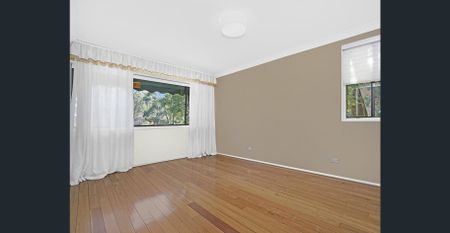 Townhouse set in a peaceful & leafy complex - Photo 2