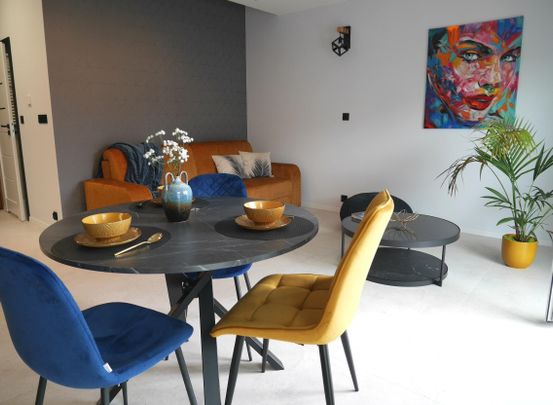 Duża nowa kawalerka od zaraz gara - Zdjęcie 1