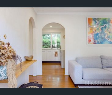 Private Courtyard Oasis in the Heart of Inglewood - Photo 6