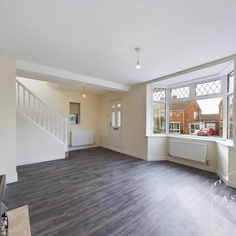 3 bedroom semi-detached house to rent - Photo 1