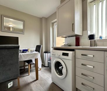 2 bedroom semi-detached house to rent - Photo 6