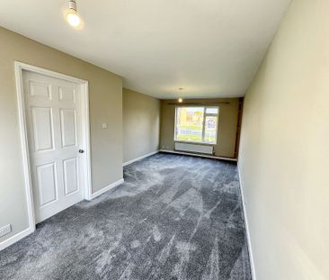 3 bed house to rent in Hazel Close, Taunton, TA1 - Photo 2