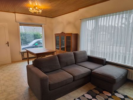 Ruime gezinswoning met 3 slaapkamers te Assebroek. - Photo 2