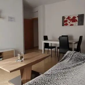 Piso en alquiler en Plaza de la Merced - Photo 1