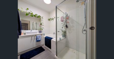 Two Bedroom Stunner! - Photo 5