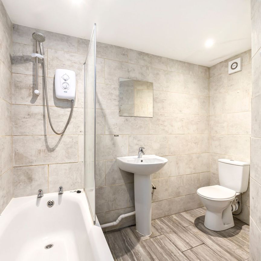 St. Aubyns, Hove, BN3 - Photo 1