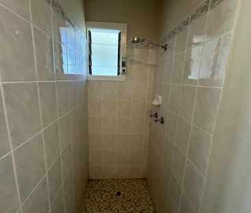 ENJOY THE NATURAL LIGHT, FUNCTIONAL LAYOUT AND HIGH SET HOME THAT I... - Photo 5