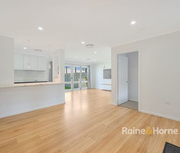 IMMACULATE FAMILY HOME - Photo 2