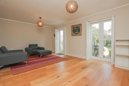 4 bedroom semi-detached house to rent - Photo 5