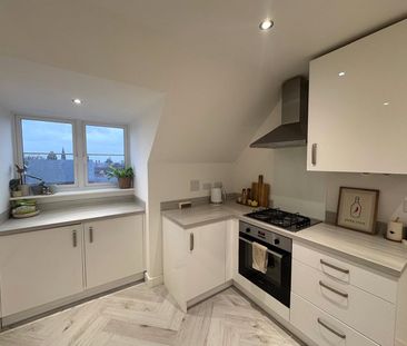 Hardinge Close, Wellesley, Aldershot, Hampshire, GU11 - Photo 6