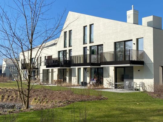 Stijlvol nieuwbouwappartement op de eerste verdieping met terras - Foto 1