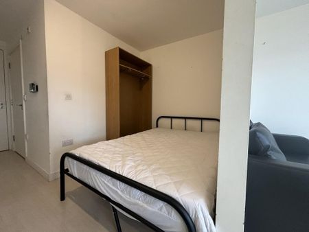 Studio to rent - Photo 3