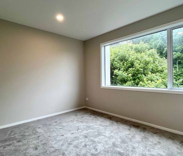 3 Bedroom Modern Living in Prime Location! - Photo 1