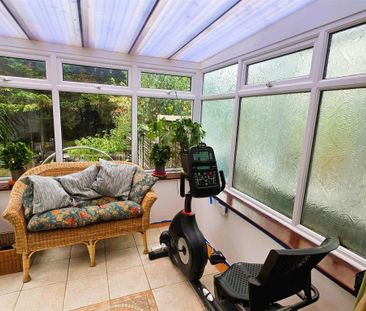 3 bedroom end of terrace house to rent - Photo 2