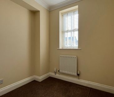 Town house to rent on - Photo 2