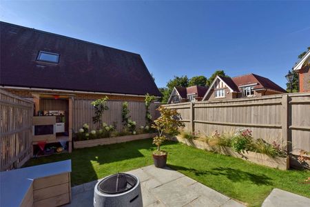 An immaculate four bedroom family home in a sought after peaceful development in Old Windsor. - Photo 3