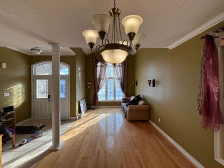 For Lease - 96 Morisot Avenue, Vaughan, Ontario - Photo 2