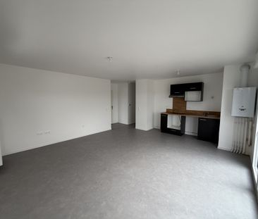 Location Appartement 3 pièces 64m² AMIENS 80000 - Photo 2