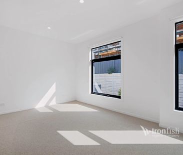 3 Bed, 2 Bath - Photo 4