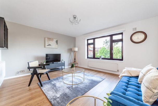 2 bedroom flat to rent - Photo 1