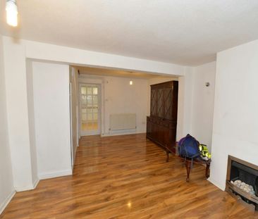 Terraced House to rent on - Photo 1