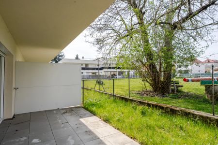 Sofort einziehen: Sonnige Gartenwohnung mit Tiefgaragenplatz - Photo 2