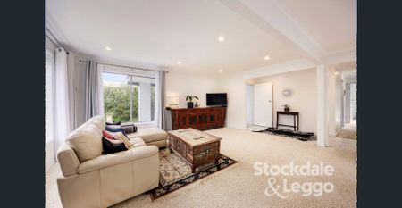 Relaxed Coastal Living Minutes From The Water - Photo 5