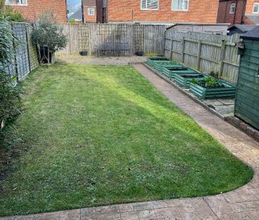 2 bedroom semi-detached house to rent - Photo 5