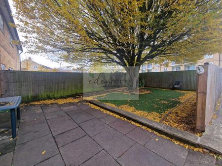 3 bedroom flat to rent - Photo 4