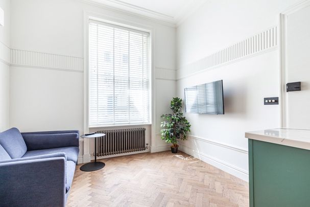 2 Bed Flat, Winchester Street, SW1V - Photo 1