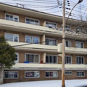 À louer 1400$ – 4 ½ au 2865 Place Darlington, Côte-des-Neiges - Photo 2