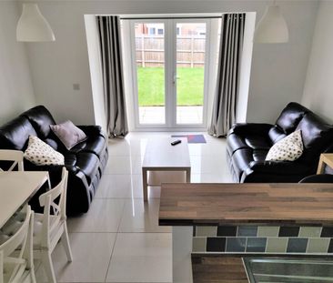 Room in a Shared House, Canal View, CV1 - Photo 1