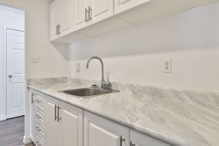 For Lease - 900 Glen Street Unit# 106, Oshawa, Ontario - Photo 4