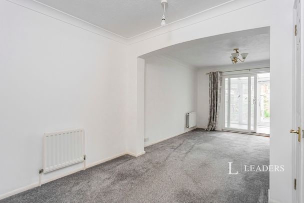 2 bedroom house to rent Payton Drive, Burgess Hill, RH15 - Photo 1